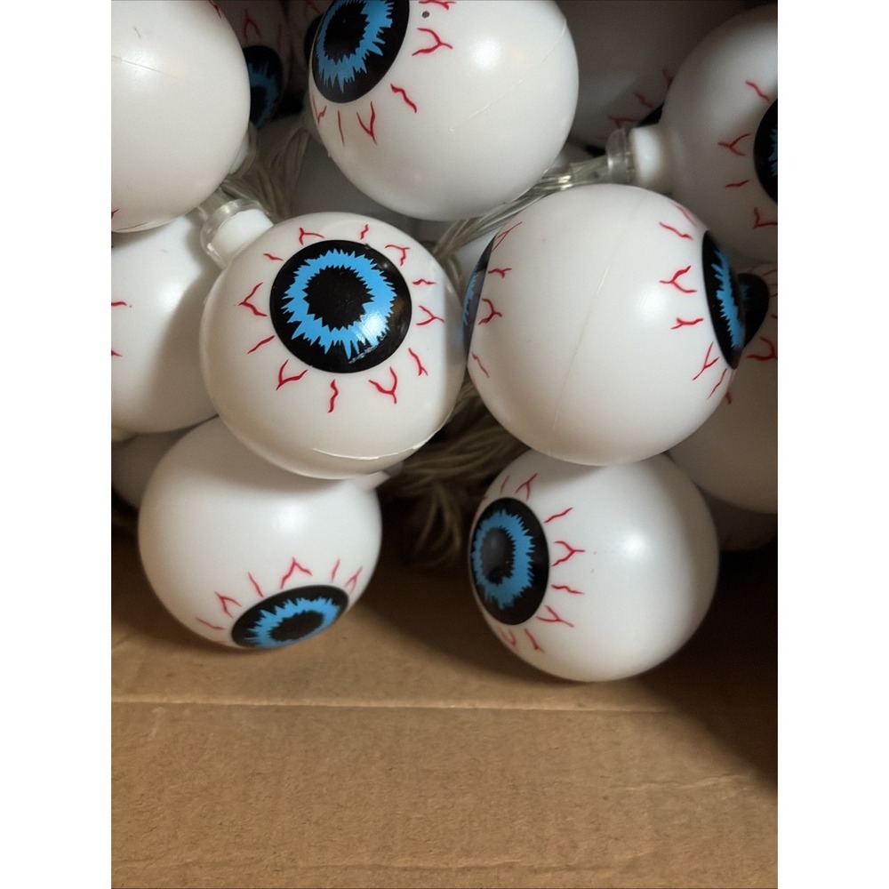 Pixfairy (30) Eyeballs Halloween String LED Lights Battery Remote 16.4 ft New - Picture 4 of 4